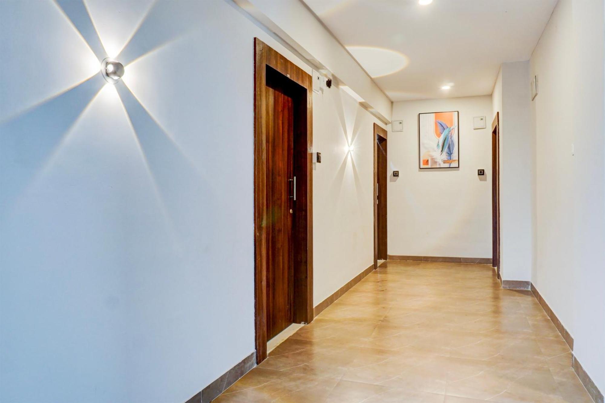 Hotel O Atithi Executive Méribel Village Buitenkant foto